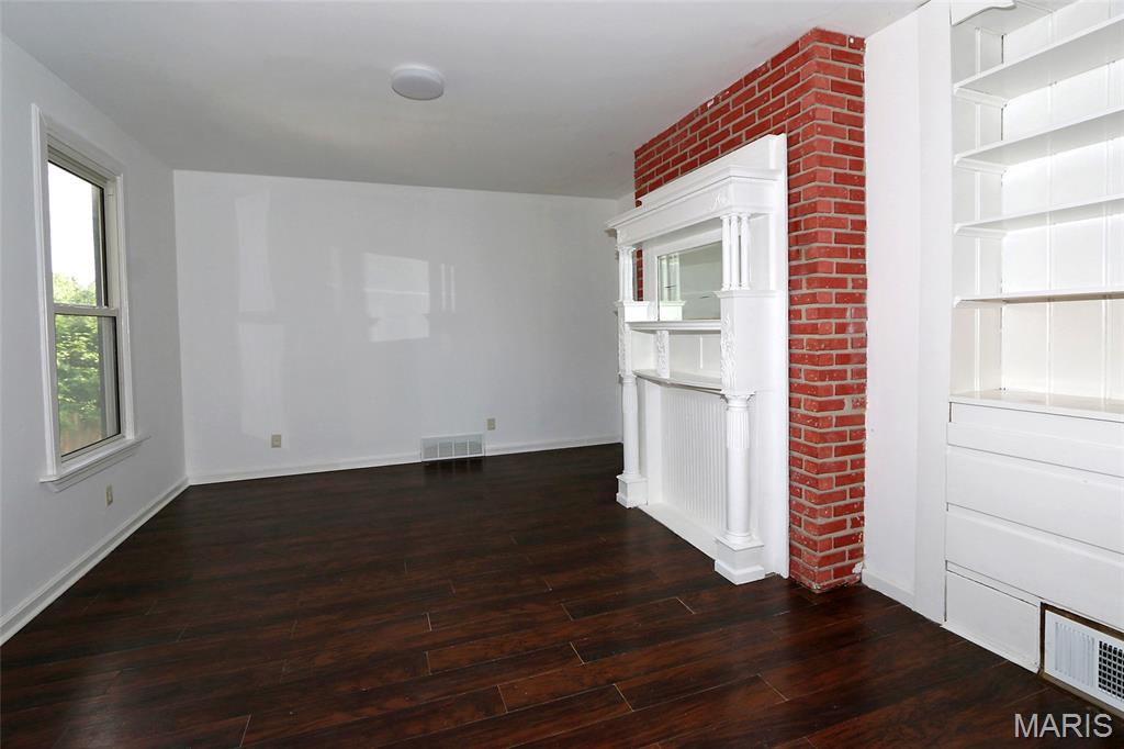 2633 Terrace Lane
