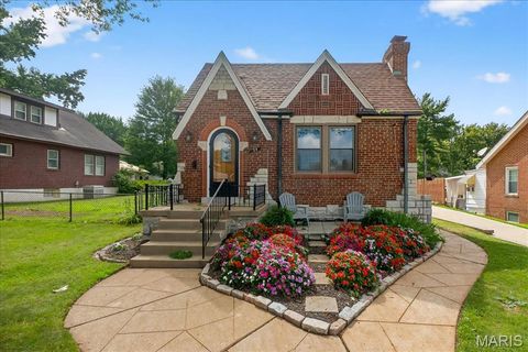 25 Saint Charles Place St Louis MO 63119