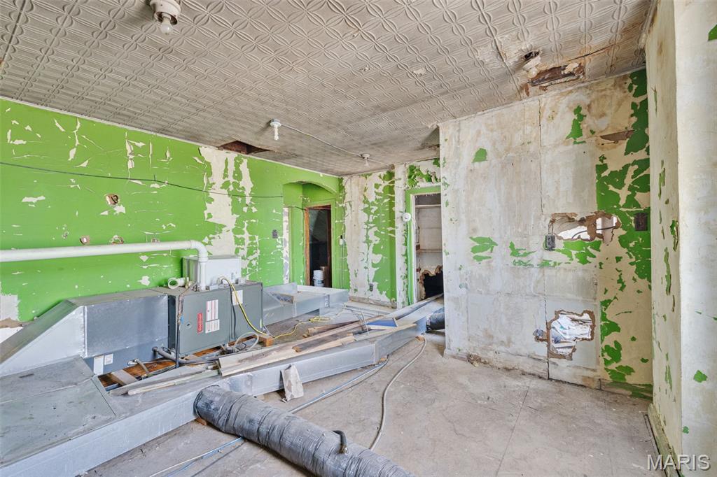 North Broadway - Commercial Sale