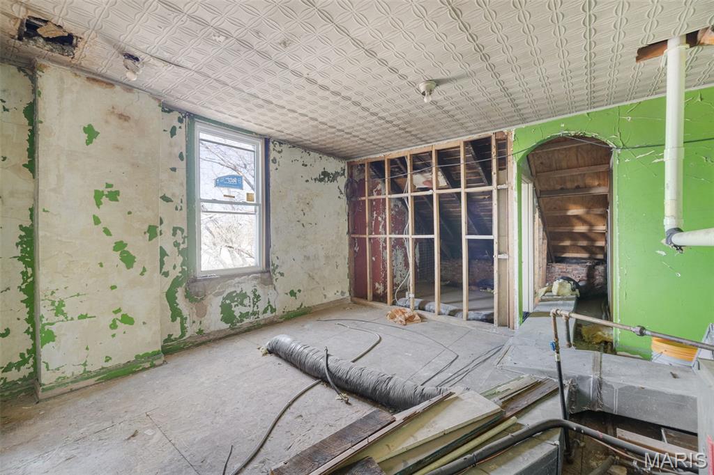 North Broadway - Commercial Sale