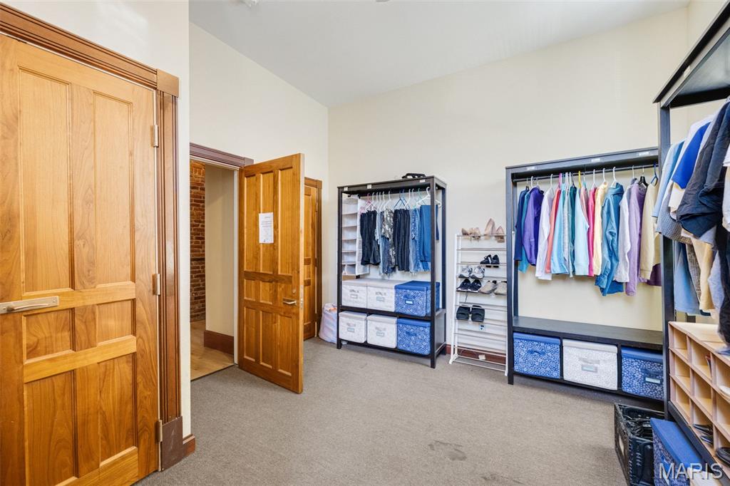 North Broadway - Commercial Sale