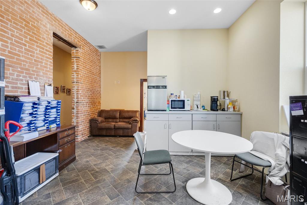 North Broadway - Commercial Sale