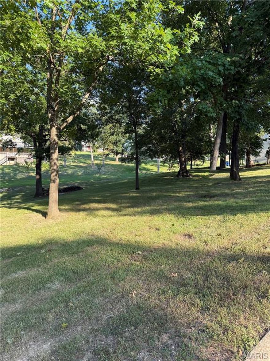 Here's your chance to build your dream home in the heart of DeSoto. 5 lots located in the heart of town. Quiet area. Excellent location. With access to public water, sewer, electric and natural gas. Lots # 6,7,8,9 & 10 of Rathbun Add.
