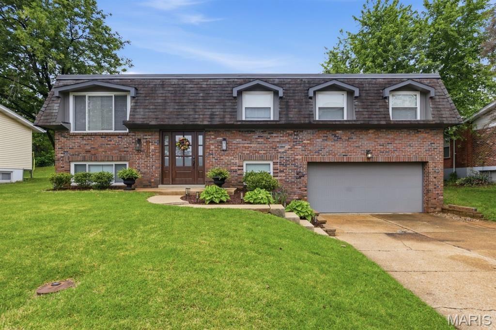 Photo of 11260 Claywood Drive, St Louis, MO 63126 (MLS # 26025519)