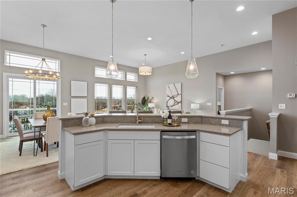 Ryehill Manor - Residential