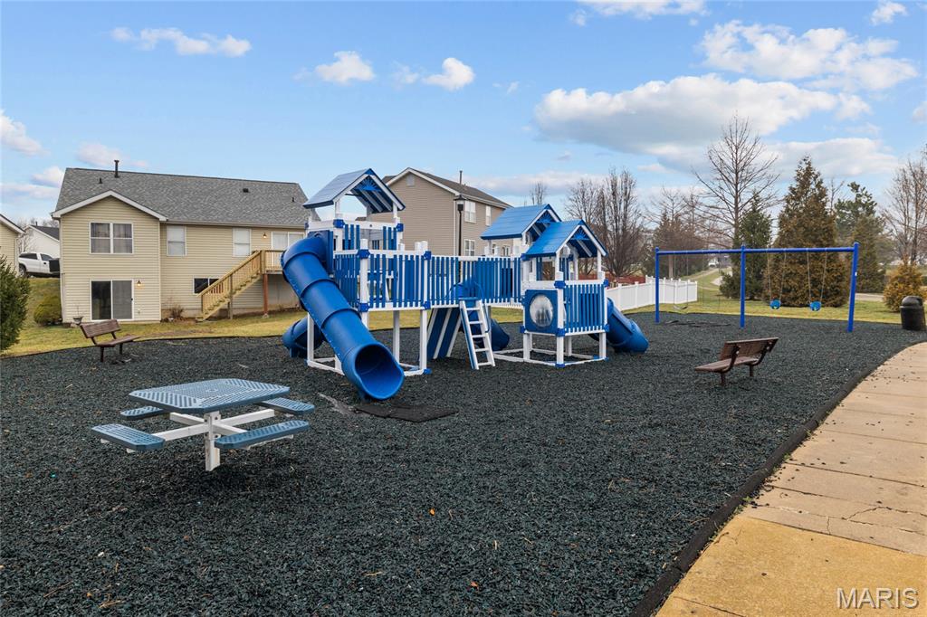 Brownstone Village At Thornbury #1 - Residential