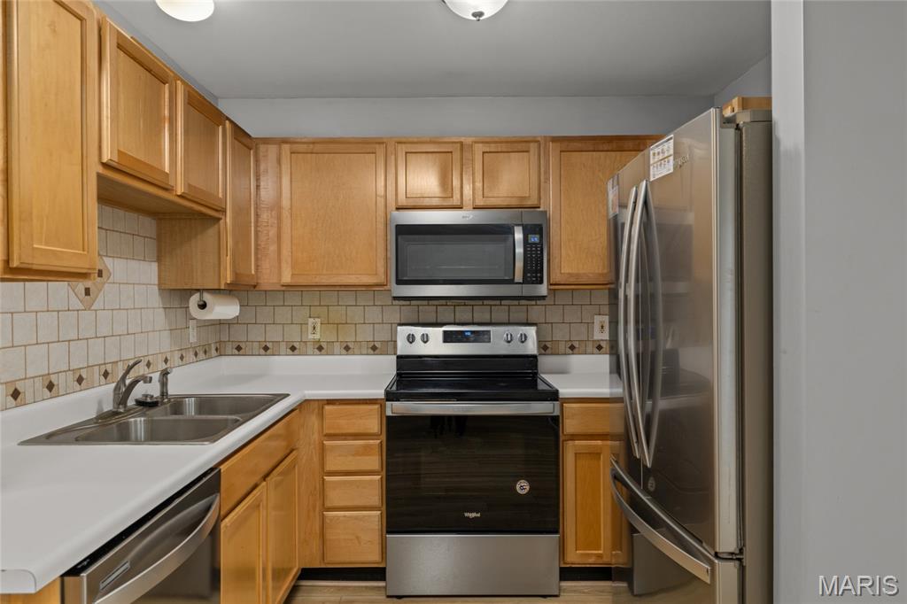 Brownstone Village At Thornbury #1 - Residential