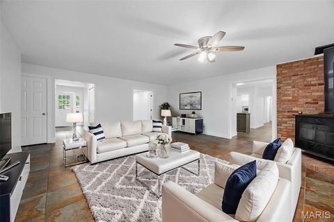 Tiny photo for 10 Briarwood Court, Warrenton, MO 63383 (MLS # 26029390)