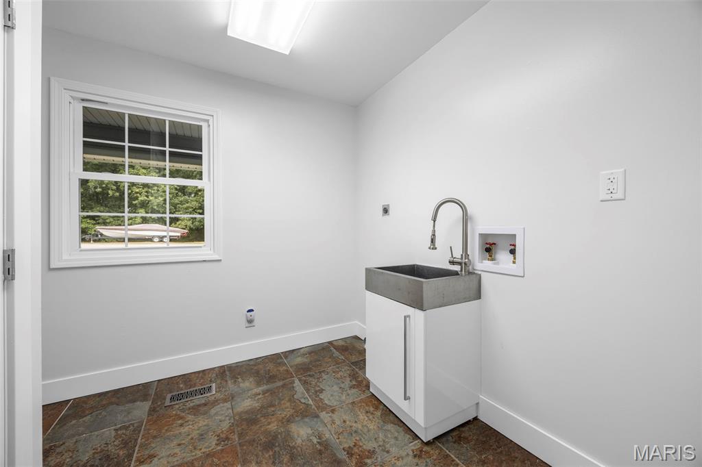 Briar Wood Manor - Residential