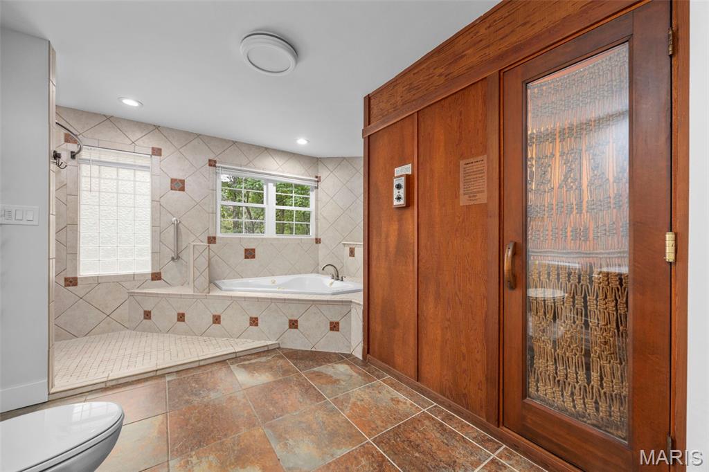 Briar Wood Manor - Residential