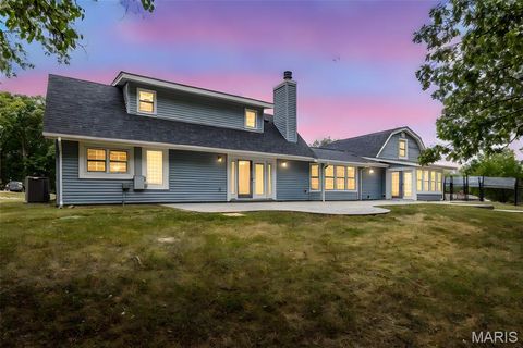 Tiny photo for 10 Briarwood Court, Warrenton, MO 63383 (MLS # 26029390)