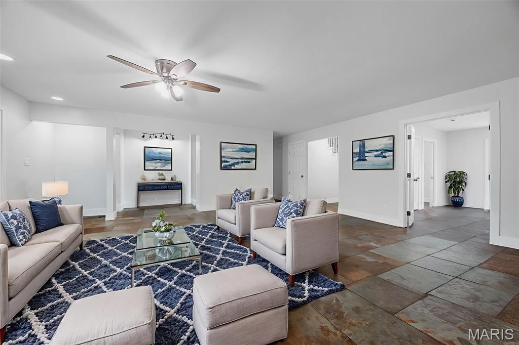 Briar Wood Manor - Residential