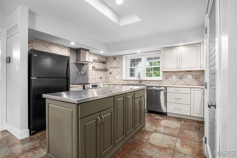 Tiny photo for 10 Briarwood Court, Warrenton, MO 63383 (MLS # 26029390)