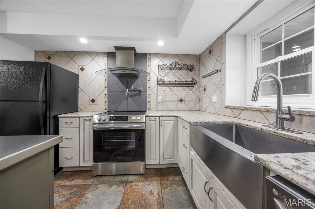 Briar Wood Manor - Residential