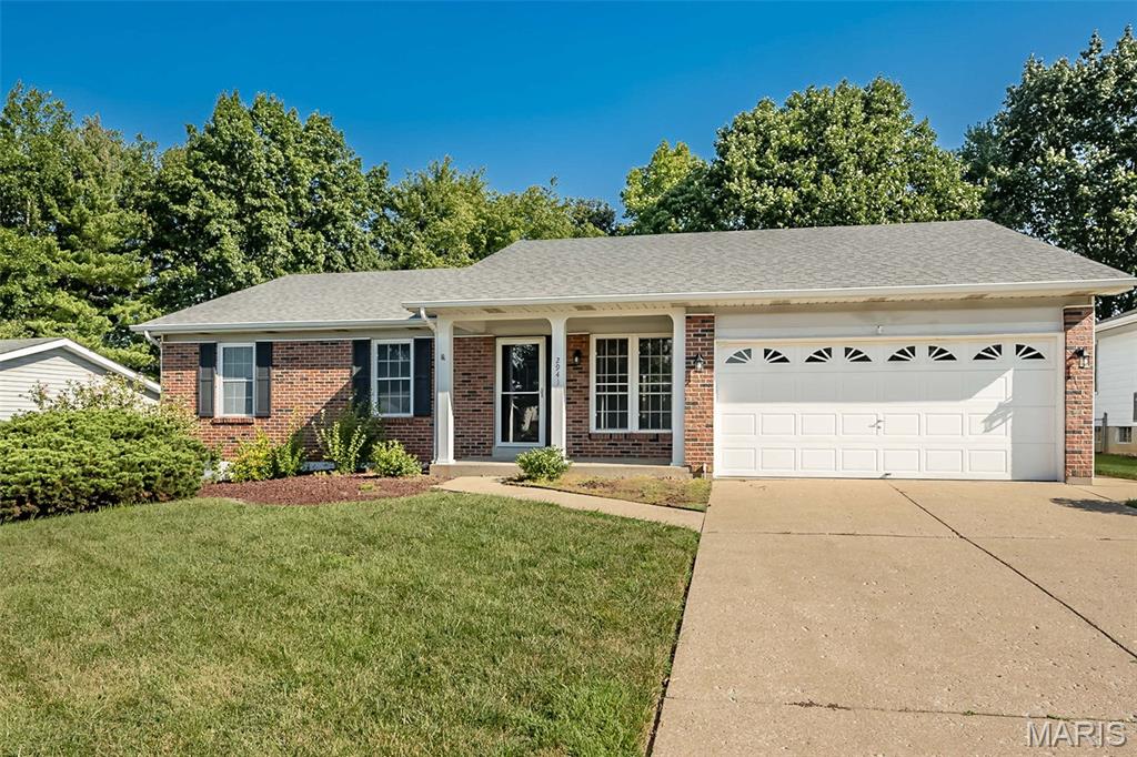 Photo of 2941 Park Valley Drive, St Peters, MO 63376 (MLS # 26057407)