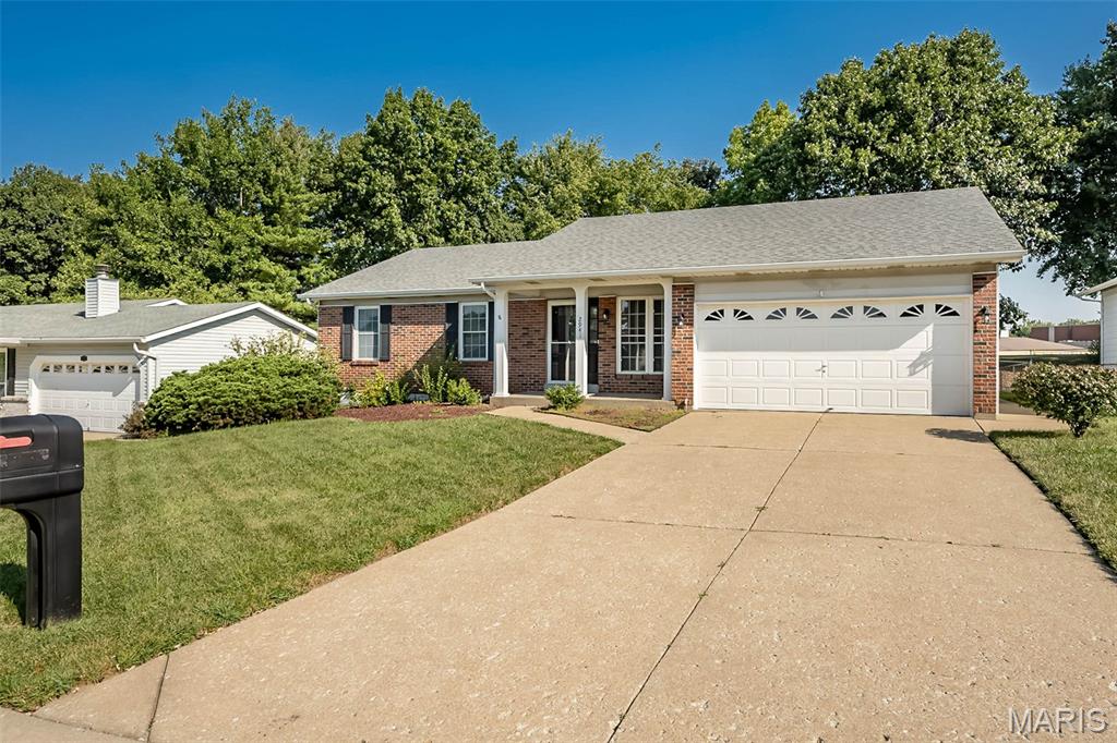 Photo of 2941 Park Valley Drive, St Peters, MO 63376 (MLS # 26057407)