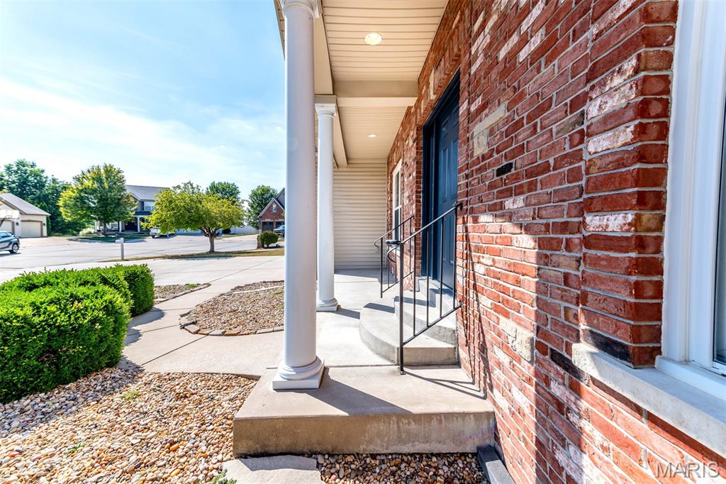 15 Windrose Lake Court