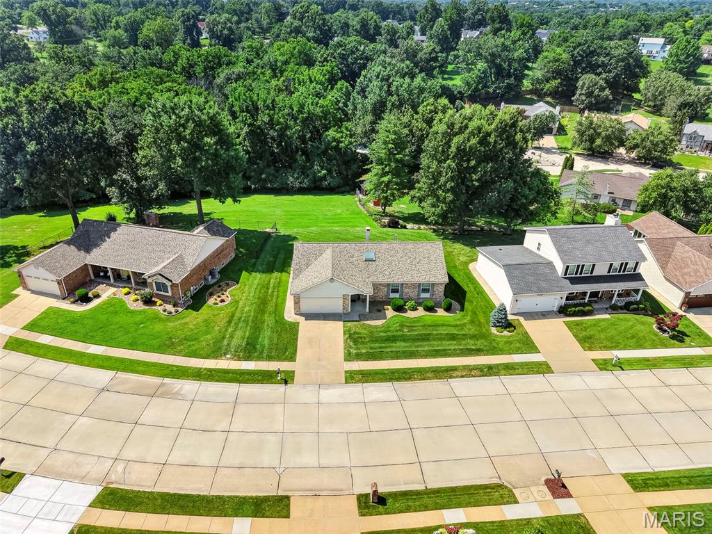 1122 Majestic Drive