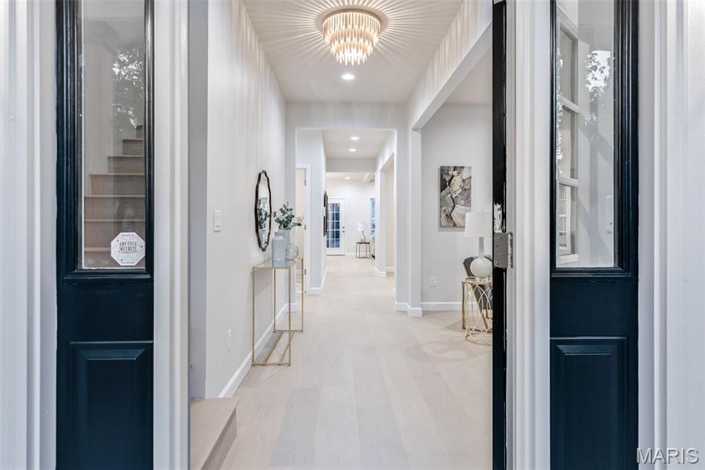 Photo of 308 Nelda Avenue, Kirkwood, MO 63122 (MLS # 25073312)