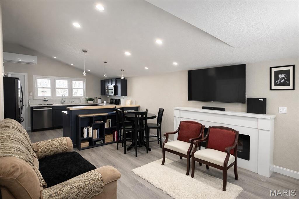 314 M- West 11th Street