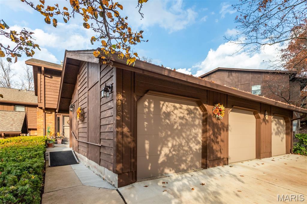 2005 Meadowtree Lane