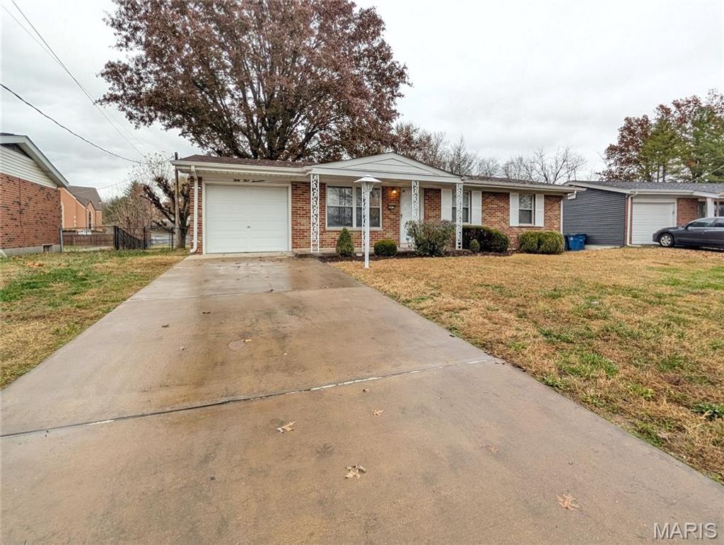 Photo of 3317 Ringer Road, Unincorporated, MO 63125 (MLS # 25078500)