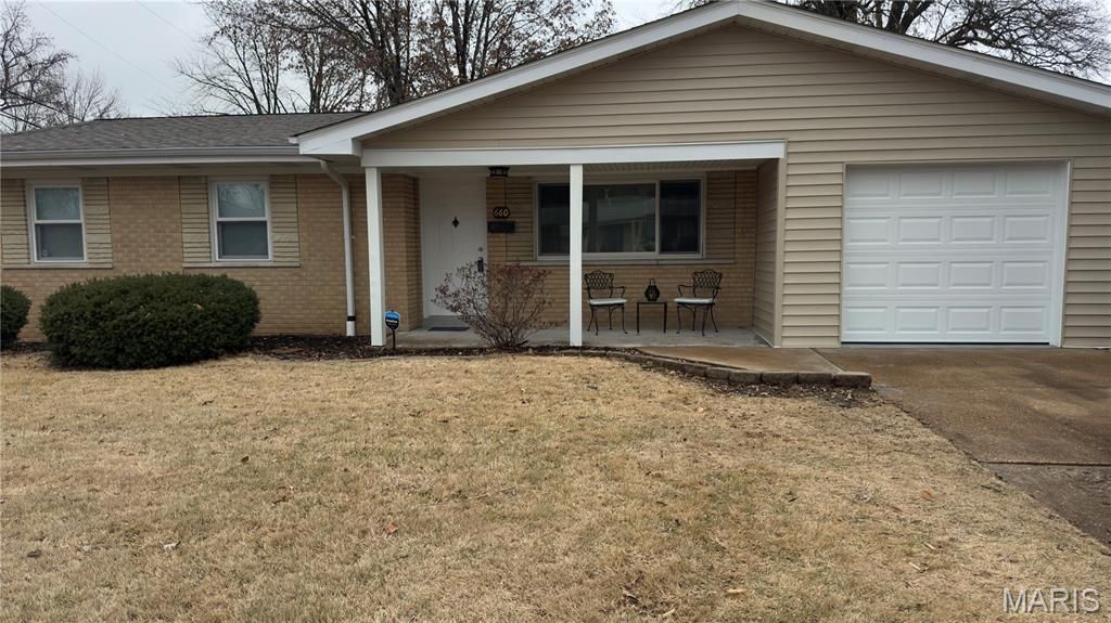 Photo of 660 Herbst Dr, Florissant, MO 63031 (MLS # 26020243)