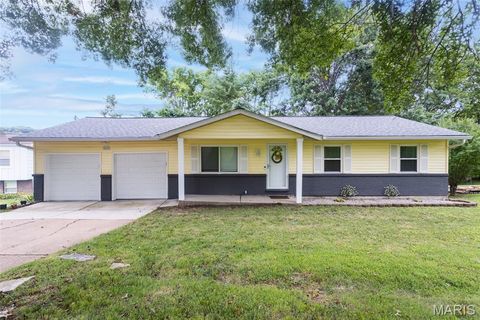 26 W Lakewood Drive Fenton MO 63026