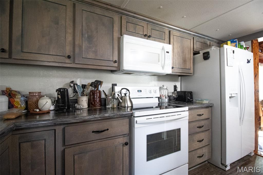 Whispering Oaks - Residential