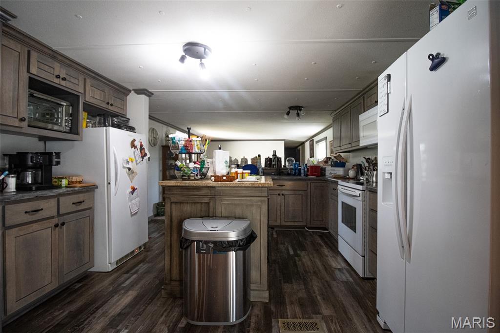 Whispering Oaks - Residential