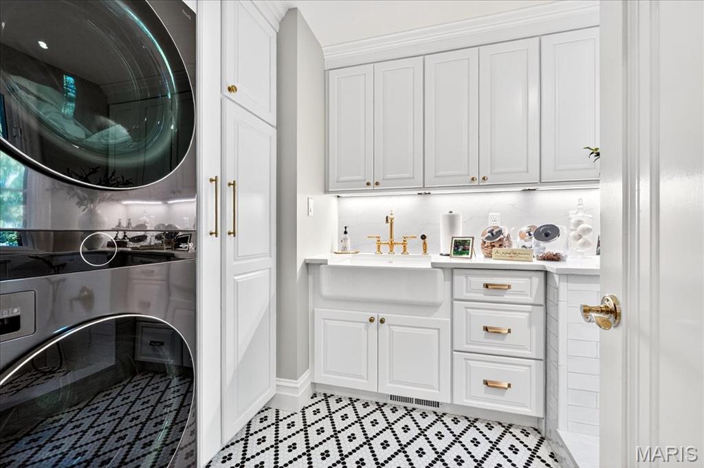 Summit Tr - Residential