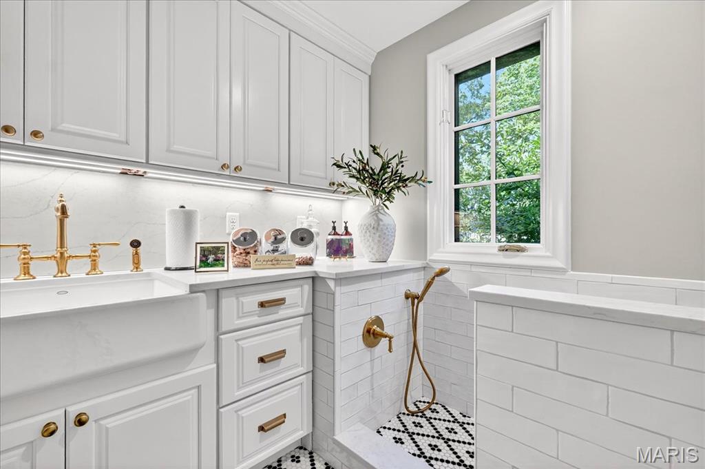 Summit Tr - Residential