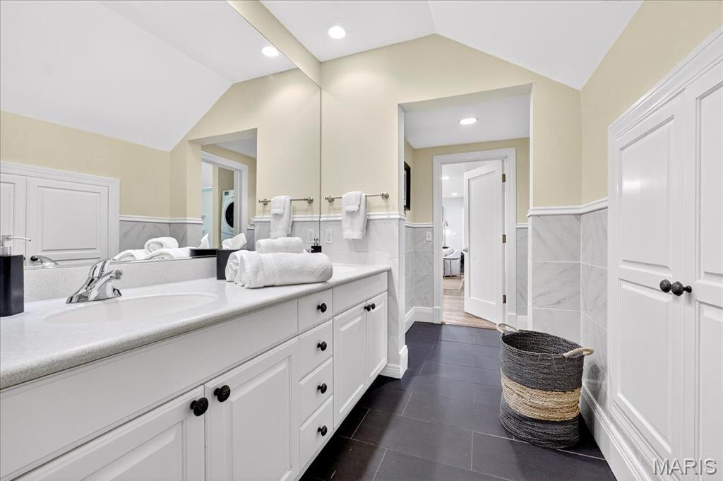 Summit Tr - Residential