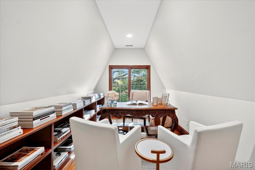 Summit Tr - Residential