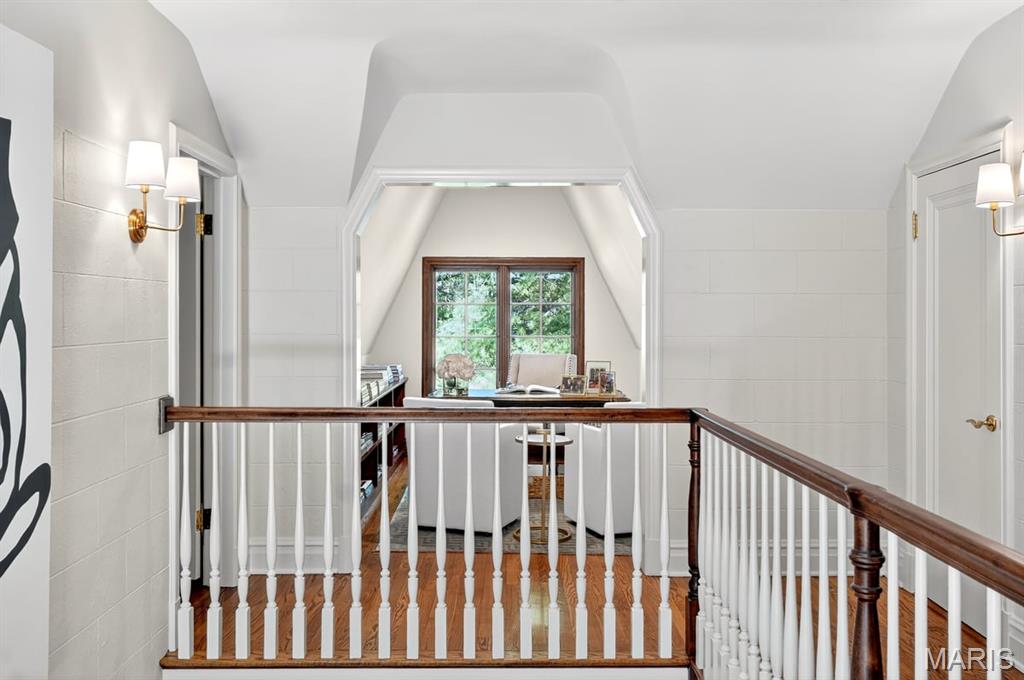 Summit Tr - Residential