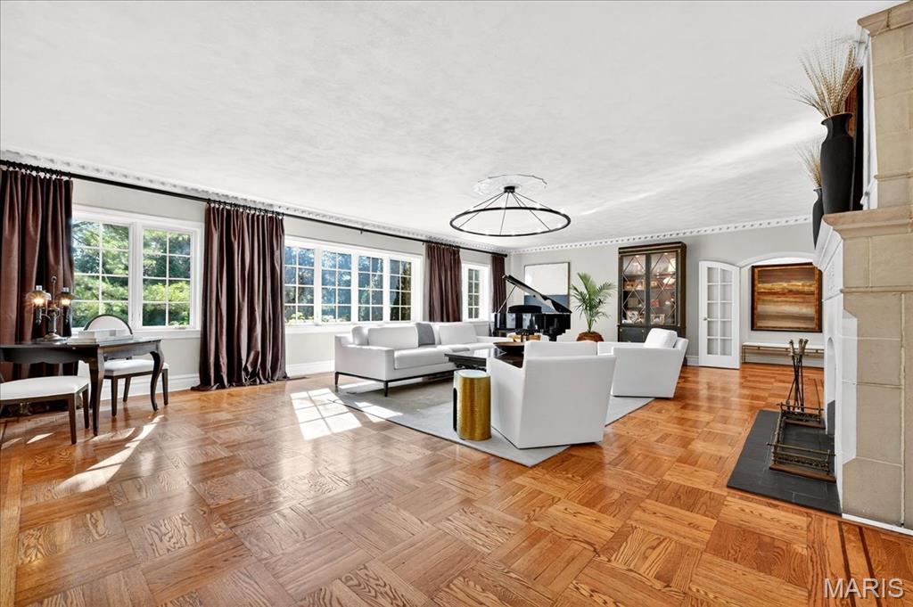 Summit Tr - Residential