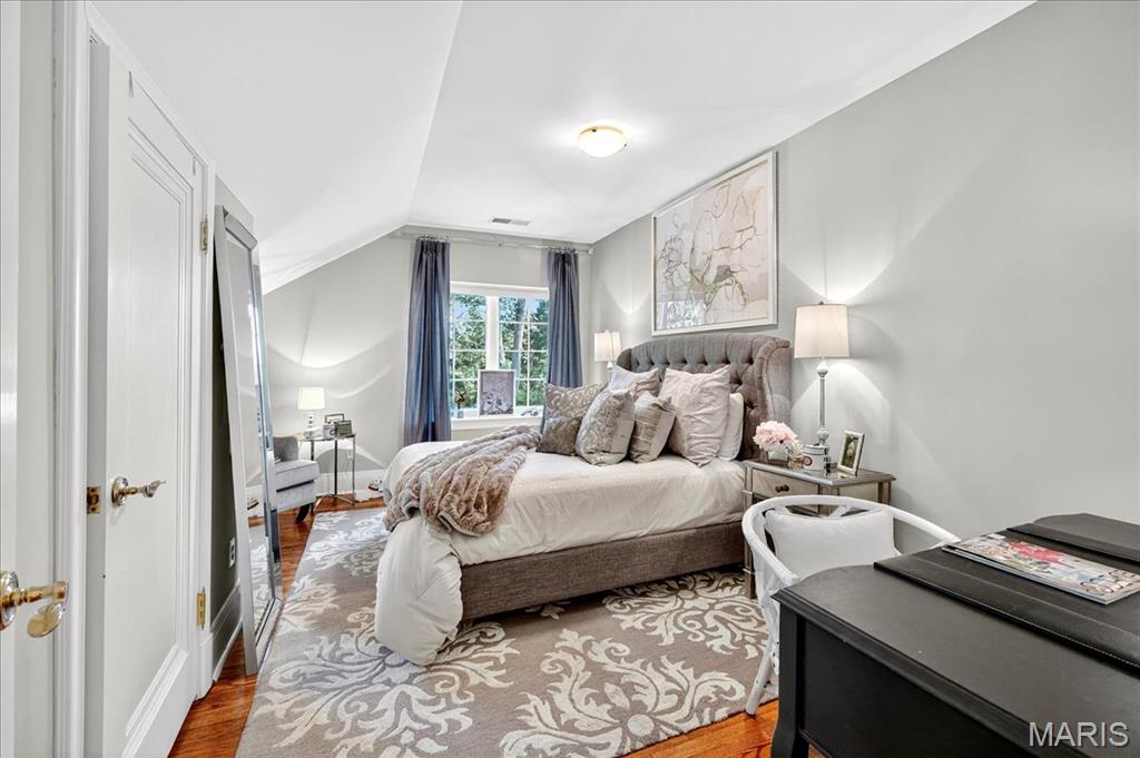 Summit Tr - Residential