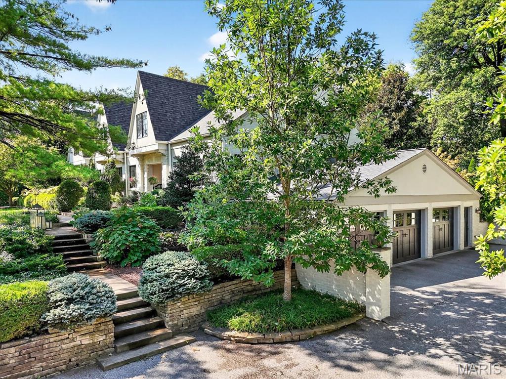 Summit Tr - Residential