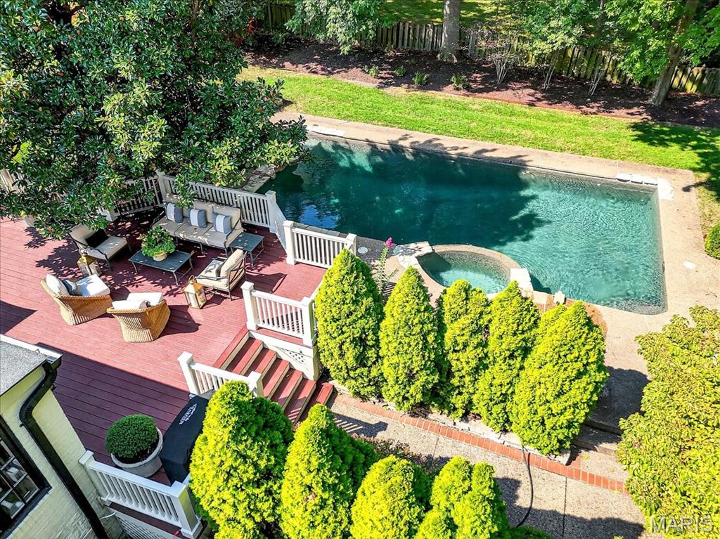 Summit Tr - Residential