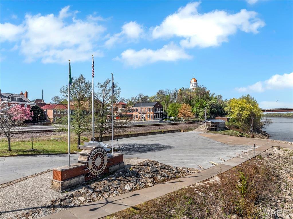 East Wharf Street - Commercial Sale