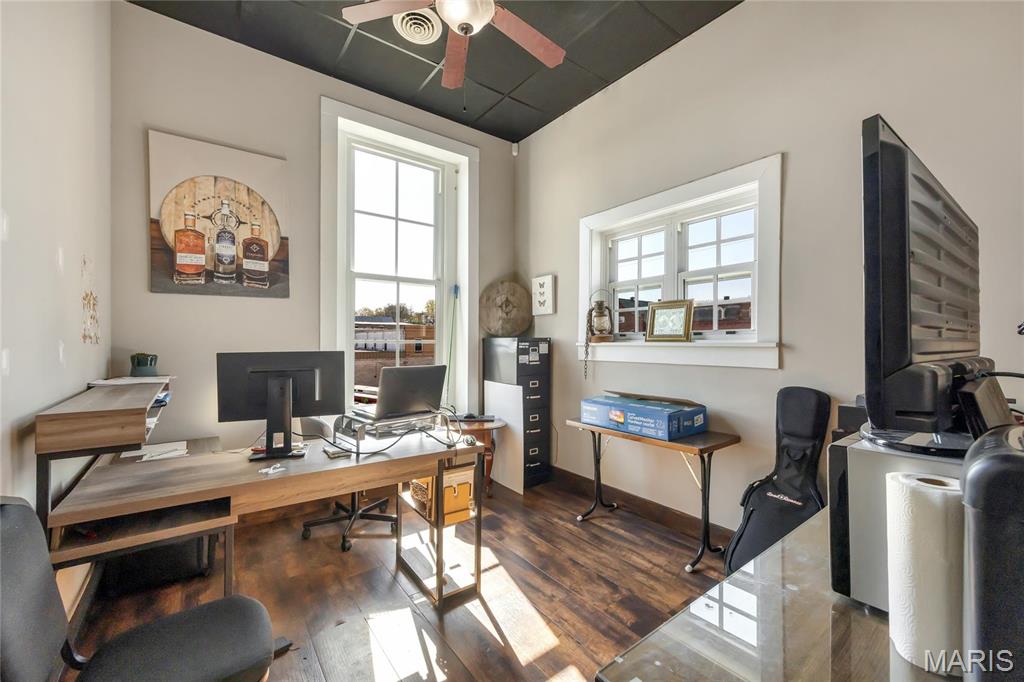 East Wharf Street - Commercial Sale