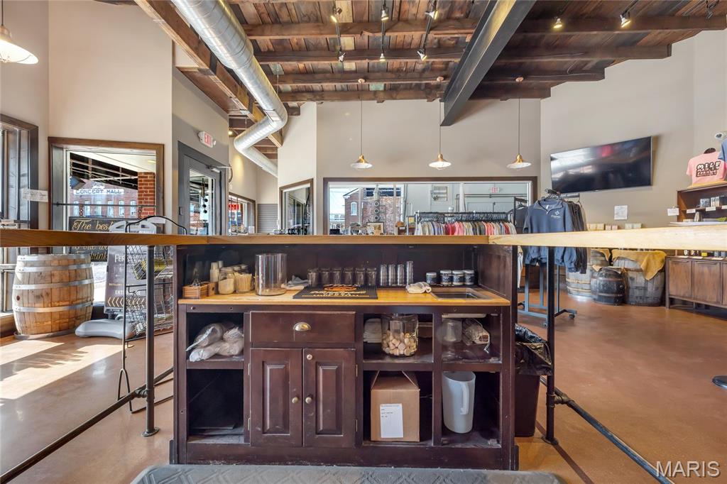 East Wharf Street - Commercial Sale