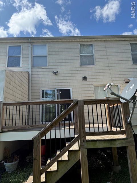 305 Sturbridge Village Drive Hazelwood MO 63042
