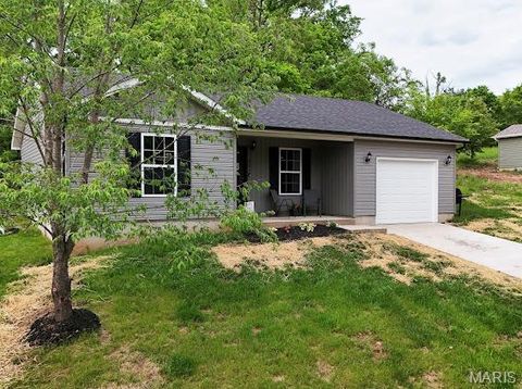 Tiny photo for 400 East Plattin Street, De Soto, MO 63020 (MLS # 26028855)