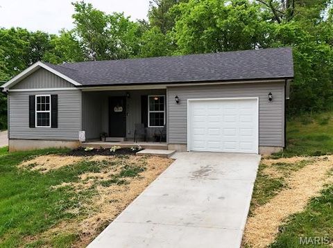 Tiny photo for 400 East Plattin Street, De Soto, MO 63020 (MLS # 26028855)