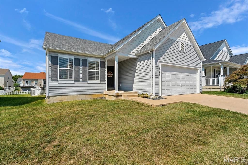 Photo of 2046 Preston Woods Parkway, Lake Saint Louis, MO 63367 (MLS # 26055728)