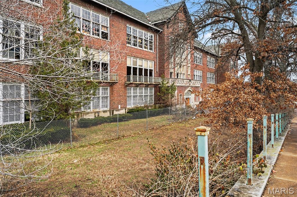 2931 Arlington Avenue