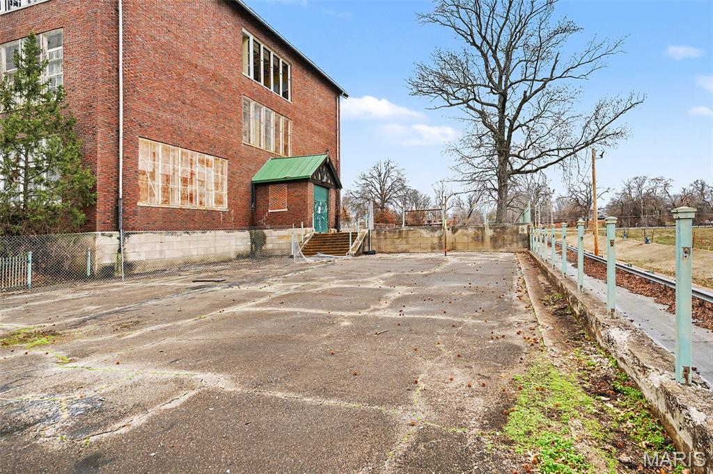 2931 Arlington Avenue