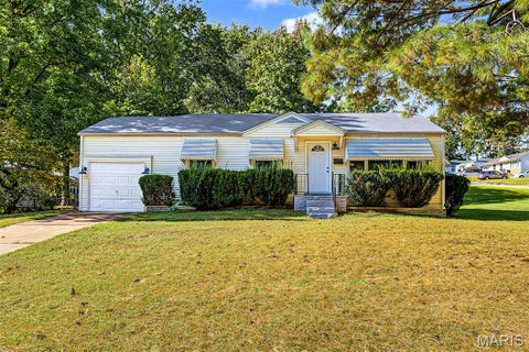 Tiny photo for 10327 Ashbrook Drive, Bellefontaine Nghbrs, MO 63137 (MLS # 26068627)