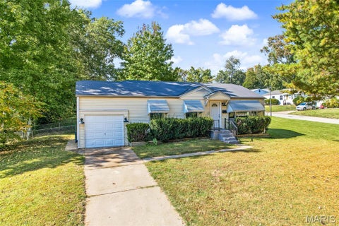 Tiny photo for 10327 Ashbrook Drive, Bellefontaine Nghbrs, MO 63137 (MLS # 26068627)